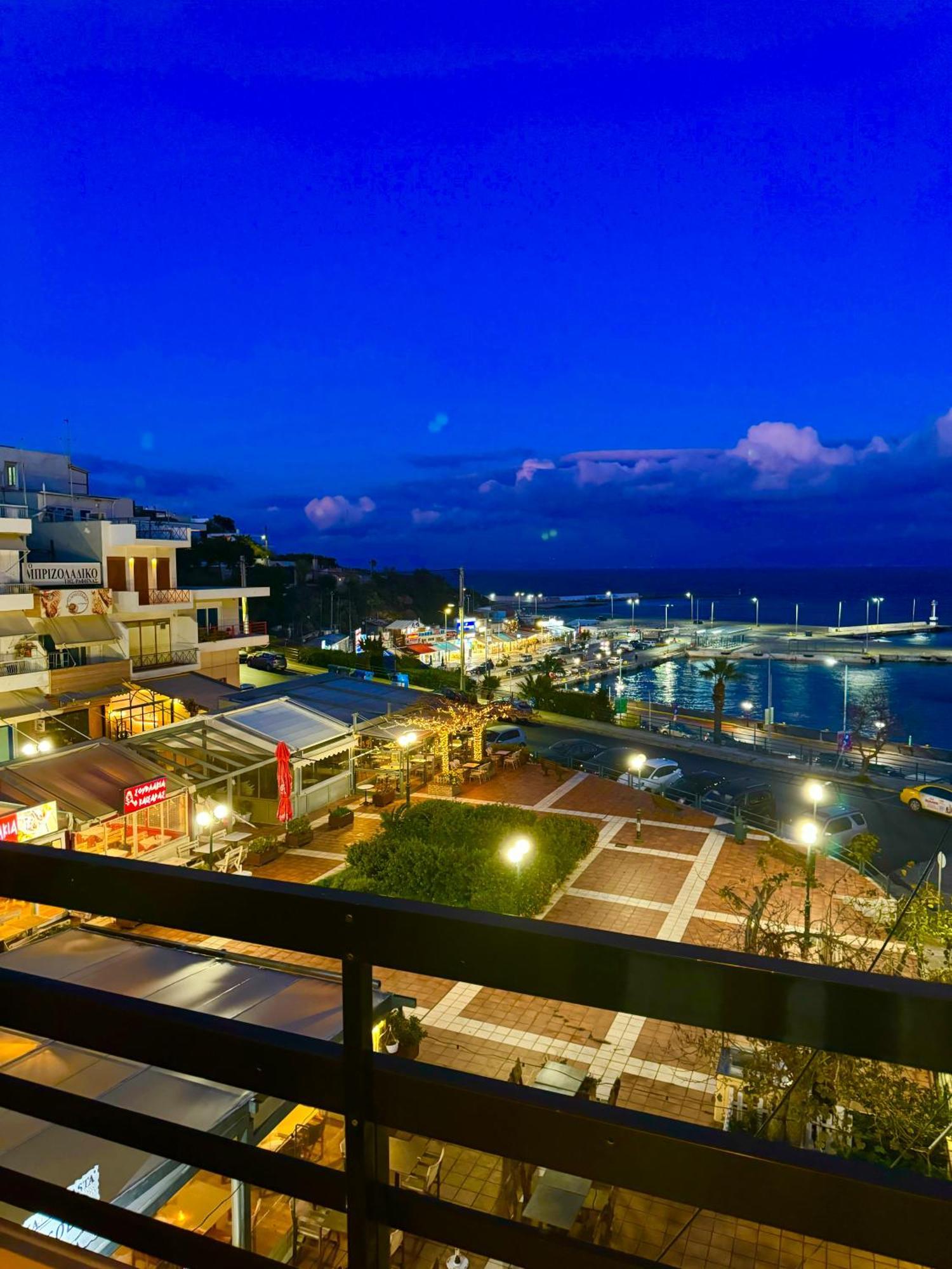 Апартаменти Blue Horizon Gem On The Port Рафіна Екстер'єр фото