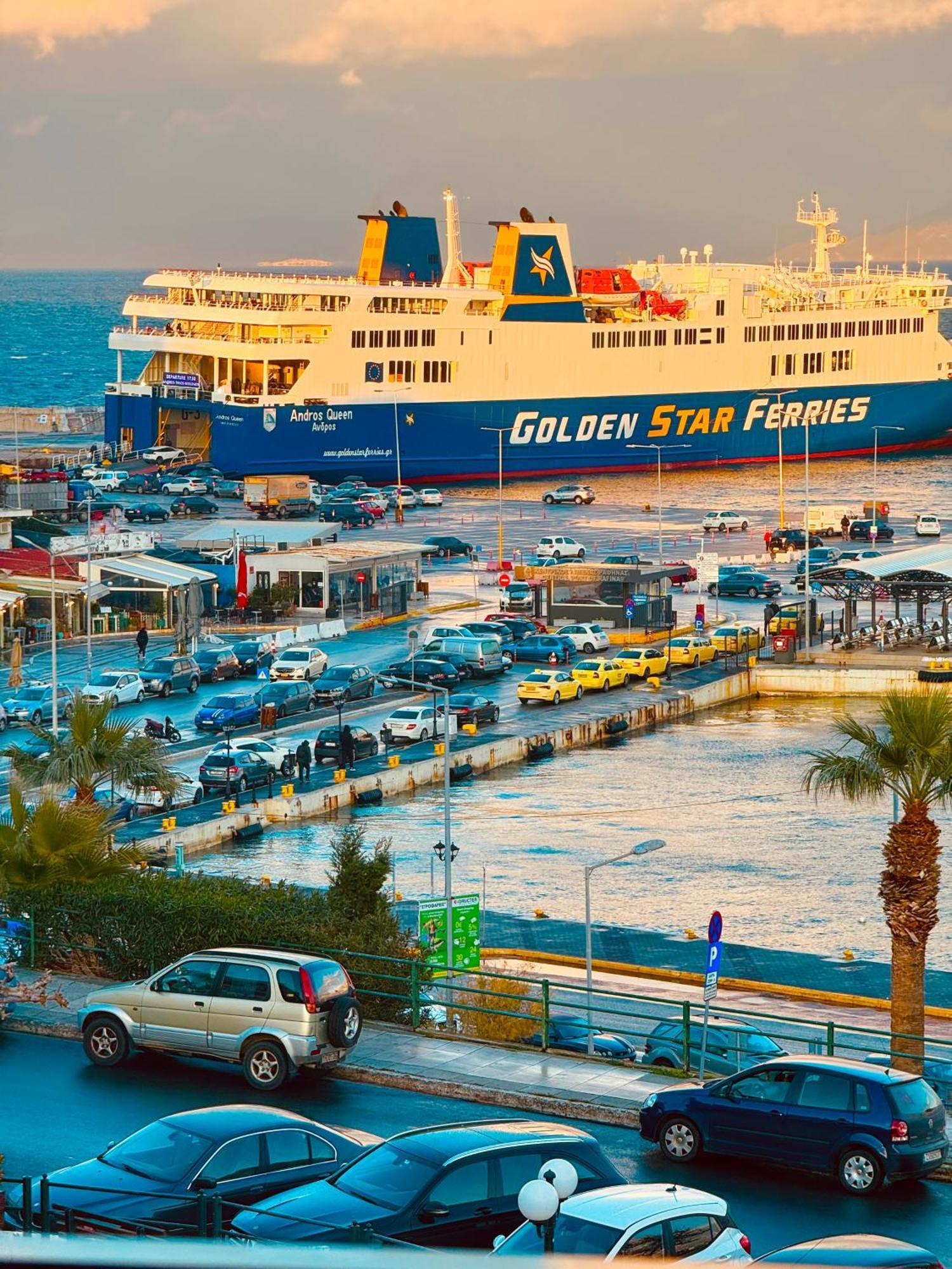 Апартаменти Blue Horizon Gem On The Port Рафіна Екстер'єр фото